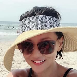 Meet your Posher, Elisa